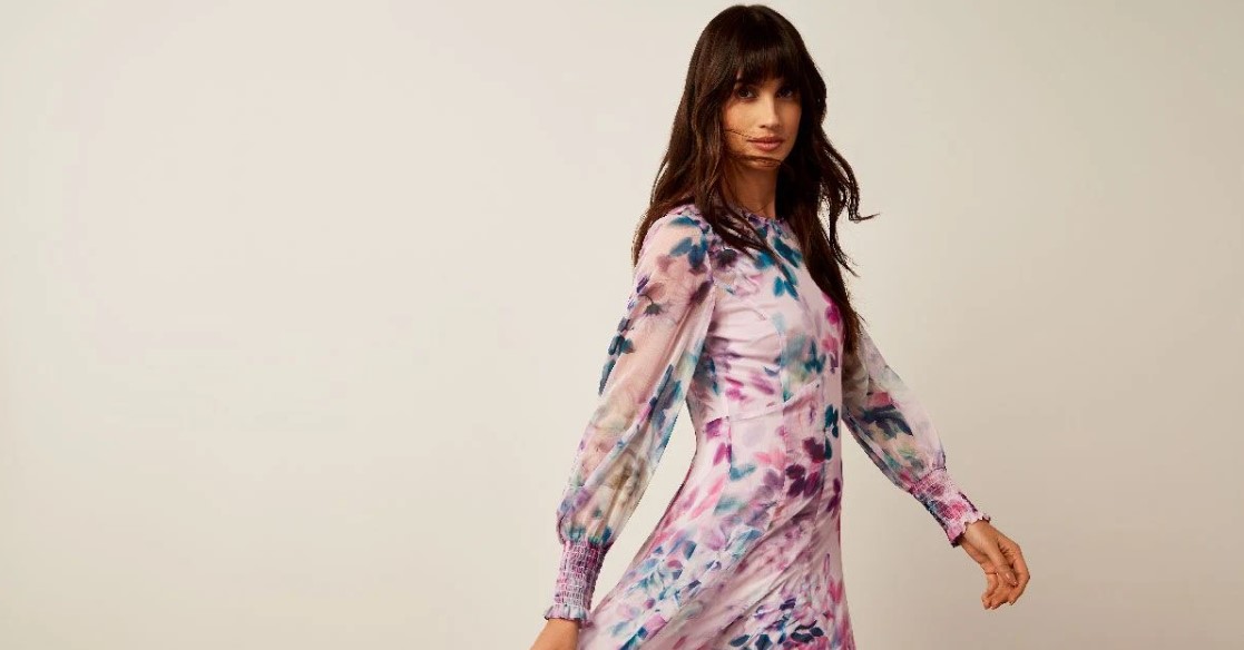 Why Womens Maxi Dresses Are Ideal for Being a Wedding Guest